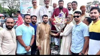 আওয়ামী লীগের উঠান বৈঠকে পুলিশের হানা আওয়ামী নেতা সুয়েজ আটক, “ছাড়াতে বিএনপি নেতার তদবির”