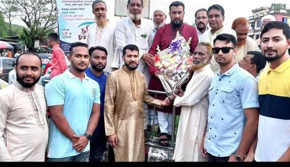 আওয়ামী লীগের উঠান বৈঠকে পুলিশের হানা আওয়ামী নেতা সুয়েজ আটক, “ছাড়াতে বিএনপি নেতার তদবির”
