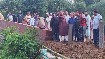 ঐতিহাসিক ‘দেওয়ানের পুল’র সংস্কার কাজ পরিদর্শনে এমপি এমরান
