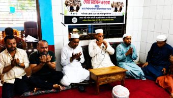 আবারক আলী মেমোরিয়াল এন্ড ওয়েলফেয়ার ট্রাস্টের উদ্যোগে খাদ্য সামগ্রী বিতরণ