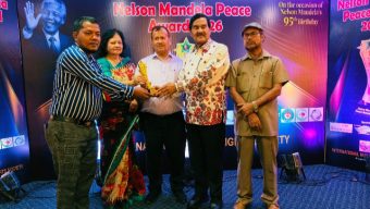 নেলসন ম্যান্ডেলা পিস অ্যাওয়ার্ড পেলেন এডভোকেট সালেহ চৌধুরী 
