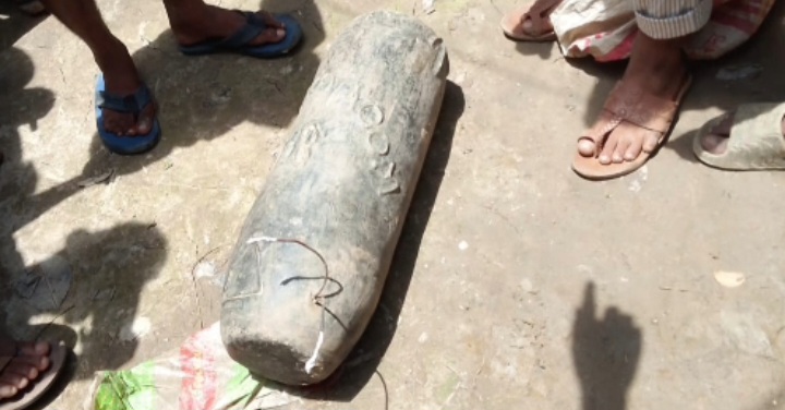মাদক বিক্রেতার ঘর থেকে বিট্রিশ আমলের লোহার মেগনেট উদ্ধার