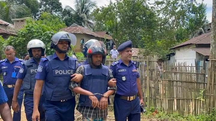 রাজনগরে উঠানের ৮ ফুট নিচে গৃহবধূর মরদেহ উদ্ধার