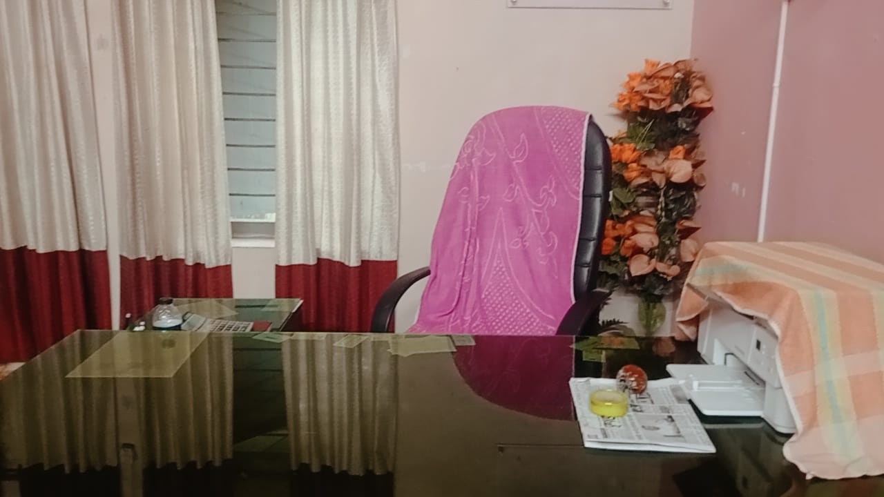 অফিসে অনিয়মিত উপস্থিতির অভিযোগ, দুপুর ১টাতেও অনুপস্থিত ধর্মপাশার পিআইও