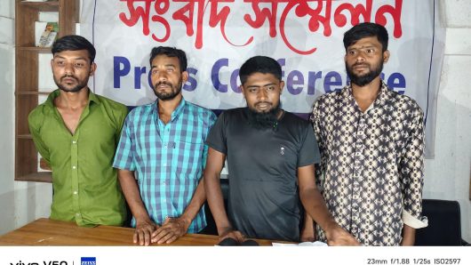 দোয়ারাবাজারে বালু ব্যবসায়ীর সংবাদ সম্মেলন