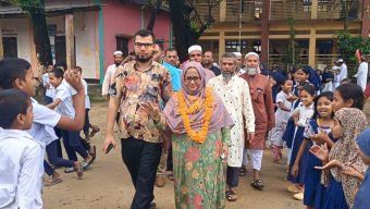 অশ্রুসিক্ত বিদায়, সংবর্ধনায় সিক্ত প্রধান শিক্ষিকা হোসনে আরা পারভীন