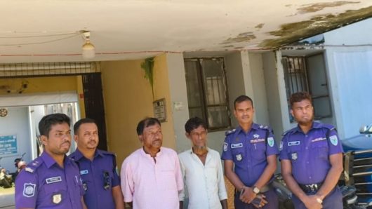 সুনামগঞ্জের দিরাই বাসস্ট্রেশনে পুলিশের অভিযানে ৪০০ পিস ইয়াবাসহ ২ জন আটক