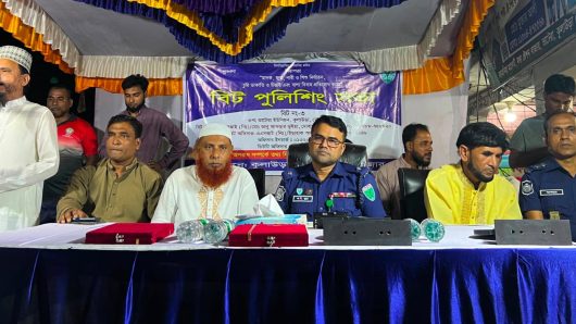 মৌলভীবাজার কুলাউড়া উপজেলার ভাটেরা স্টেশন বাজার বণিক সমিতির উদ্যোগে বিট পুলিশিং ও আইনশৃঙ্খলা সভা অনুষ্ঠিত