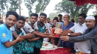 ফারাকপুর জুনিয়ার ফুটবল একাদশ টুর্নামেন্ট আয়োজক হামজা ও শিমুল