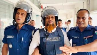আদালতে হাসিমুখে আওয়ামী লীগ নেতা আবুল কাশেম পল্লব
