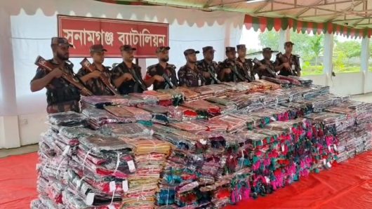সুনামগঞ্জে বিজিবির অভিযানে ৩ কোটি ৫৮ লাখ ১৯ হাজার টাকার ২৬৮৩ পিস অবৈধ ভারতীয় শাড়ি জব্দ