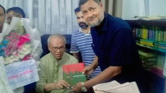 বিএনপি’র ভারপ্রাপ্ত মহাসচিব রুহুল কবির রিজভী আহমেদের সঙ্গে সৌজন্য সাক্ষাৎ করেন অধ্যক্ষ আসলাম উদ্দীন