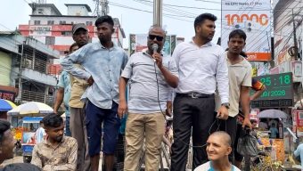 সুনামগঞ্জে ব্যাটারী চালিত অটো রিকশায় নতুন নম্বর প্লেট প্রদানের দাবীতে বিক্ষোভ মিছিল ও প্রতিবাদ সমাবেশ করেছেন মালিক শ্রমিক সমবায় পরিষদ