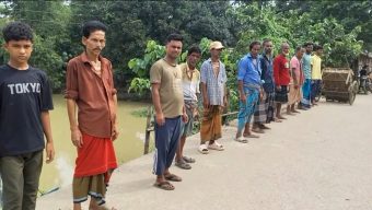 সুনামগঞ্জে শহীদ রাষ্ট্রপতি জিয়াউর রহমানের দেওয়া প্রতিশ্রুতির জমি রক্ষায় এক দিন মুজুরের মানববন্ধন