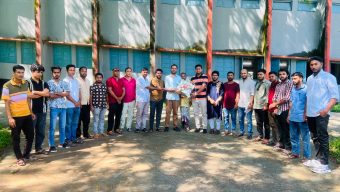নবগঠিত মুরারিচাঁদ কলেজ বেসরকারি কর্মচারী পরিষদকে ফুল দিয়ে শুভেচ্ছা জানাল এমসি কলেজ ছাত্রদল
