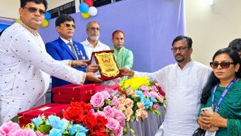 দৈনিক মাতৃজগতের ২৩তম প্রতিষ্ঠাবার্ষিকীতে সম্মাননা স্মারক পেলেন সাংবাদিক ফয়ছল কাদির