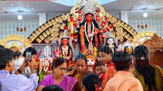 মৌলভীবাজারে ৩০০ বছরের ঐতিহ্যবাহী ‘লাল দুর্গা’: ভক্ত ও দর্শনার্থীদের মিলনমেলা