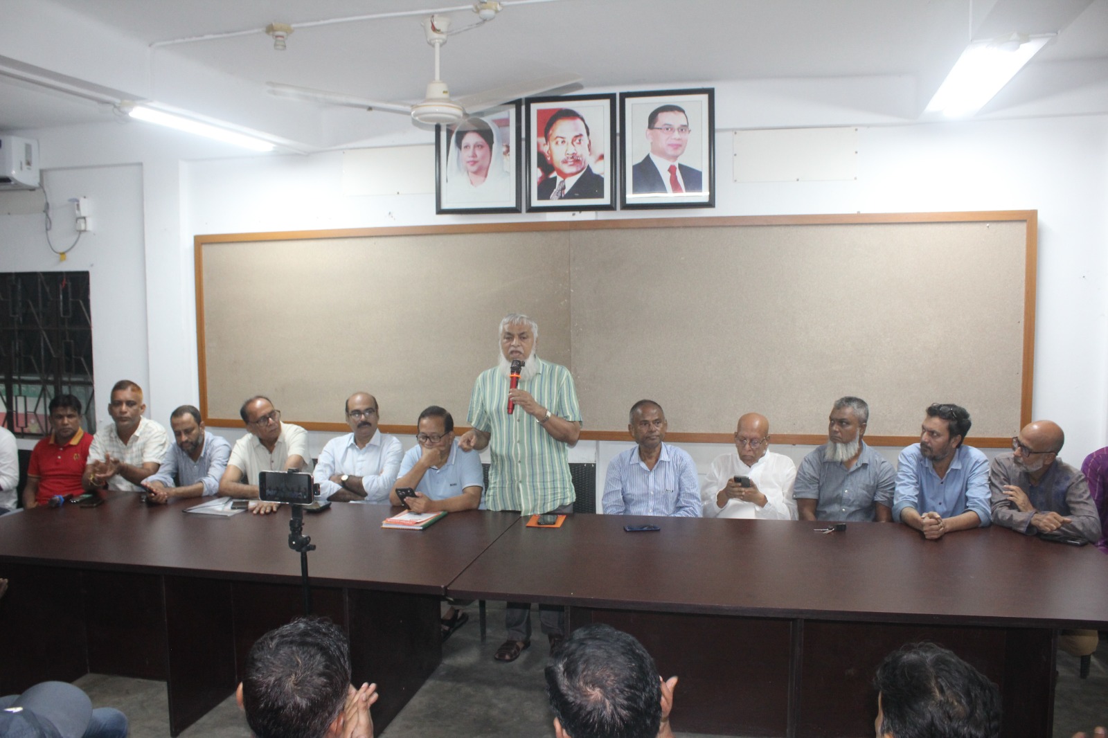 সকল ধর্মের মানুষের অধিকার ও নিরাপত্তা নিশ্চিত করতে বিএনপি বদ্ধপরিকর…নাসিম হোসাইন