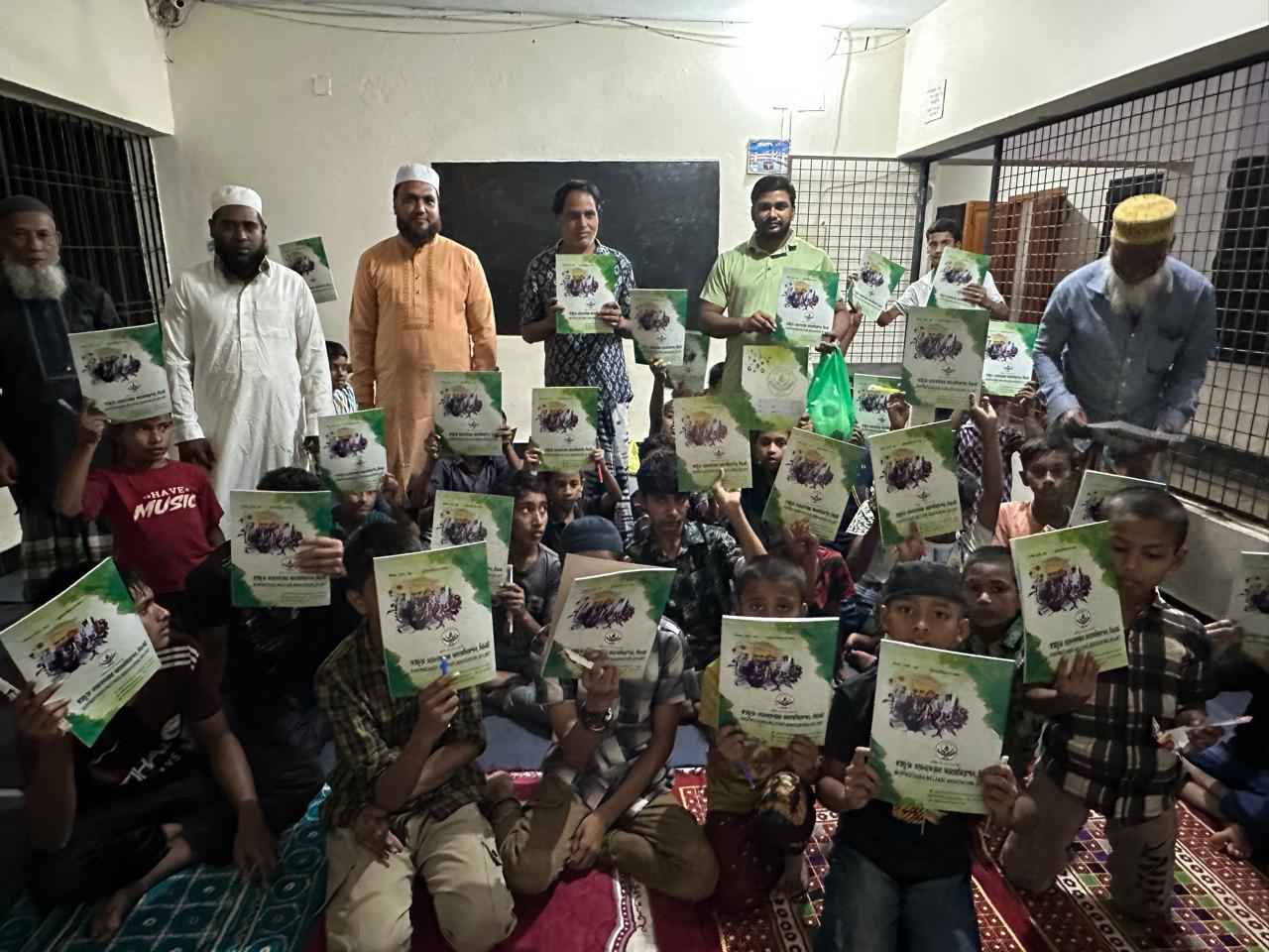 ছোটমণি নিবাসে স্বপ্নচূড়া ওয়েলফেয়ার অ্যাসোসিয়েশনের শিক্ষা সামগ্রী বিতরণ