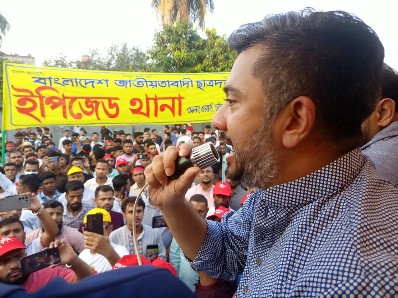 পরিকল্পিত সন্ত্রাস ও নৈরাজ্যের মাধ্যমে দেশকে অস্থিতিশীল করার ষড়যন্ত্র করলে তার জবাব দিবে বিএনপি: ইসরাফিল খসরু