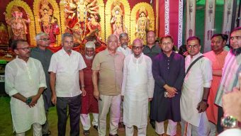 শ্রম ও কর্মসংস্থান মন্ত্রণালয় প্রবাসী কল্যাণ ও বৈদেশিক কর্মসংস্থান মন্ত্রীর পূজা মণ্ডপ পরিদর্শন