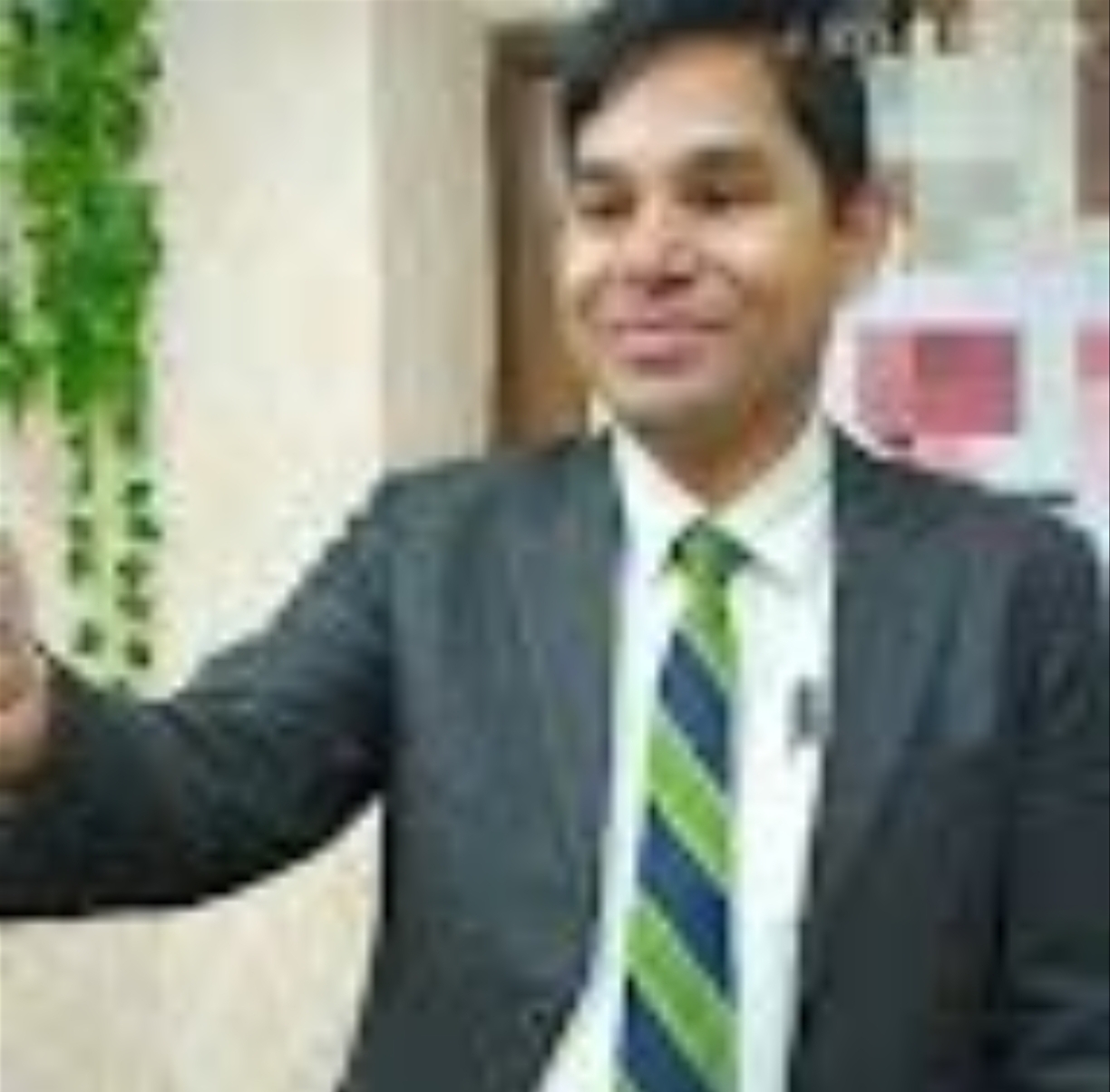 রাজধানীর বাড্ডায় পুত্রবঁধু কর্তৃক ৭৬ বয়সী শাশুড়িকে কাশিমপুর কারাগারের সামনে মারধর : নেপথ্যের নায়ক বাড্ডা থানার এসআই হানিফ!